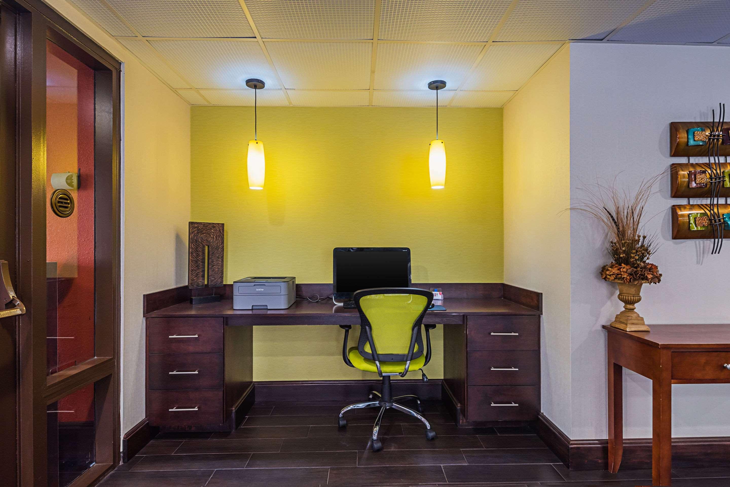 Quality Inn Airport - Southeast Irondale Exteriér fotografie