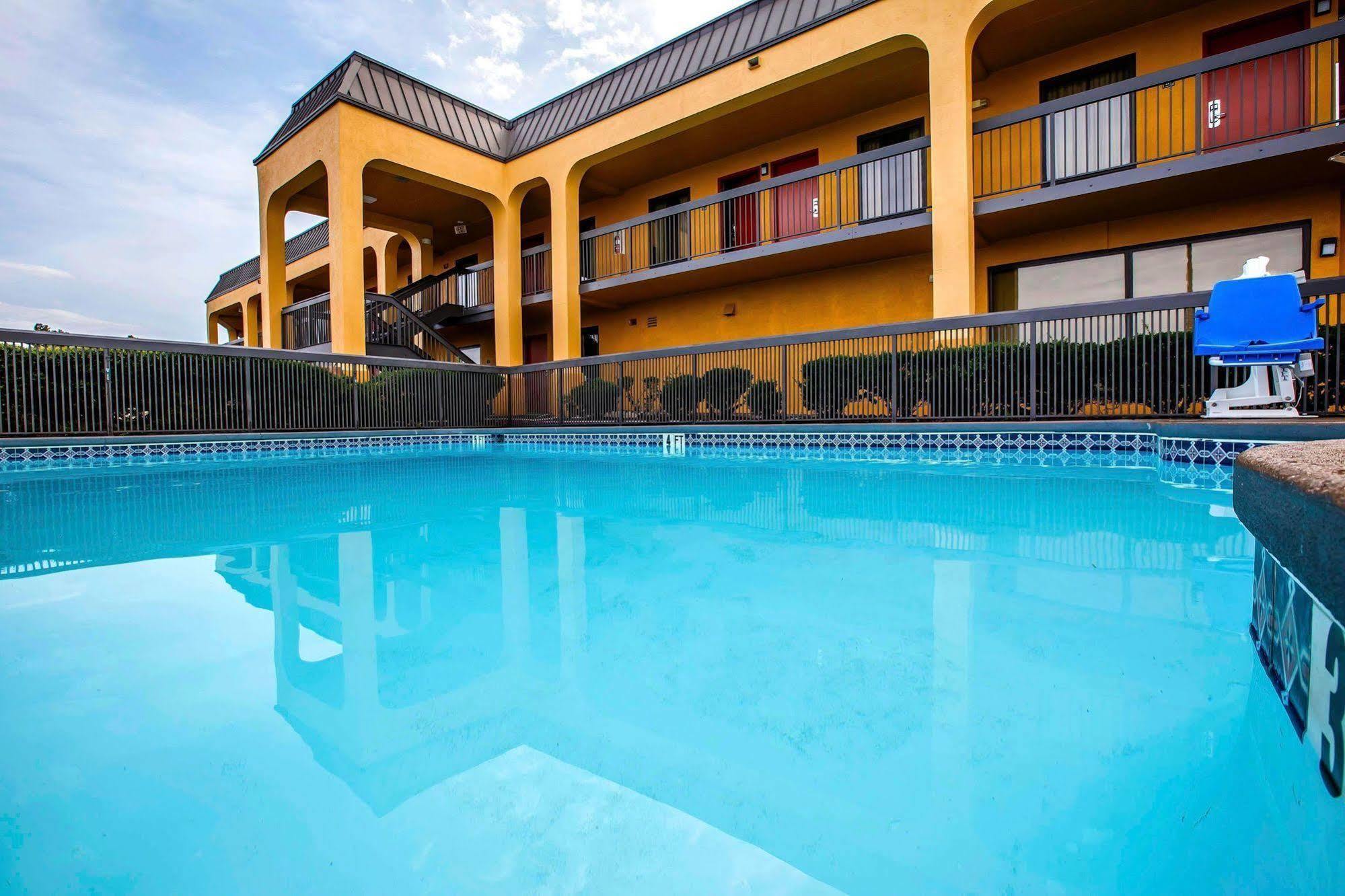 Quality Inn Airport - Southeast Irondale Exteriér fotografie